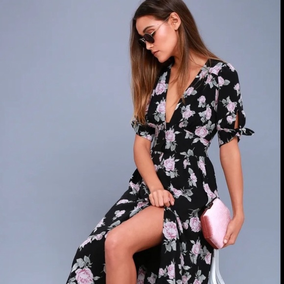 Free People Dresses & Skirts - Free People Deep V-neck Flower Print Lined Maxi Dress